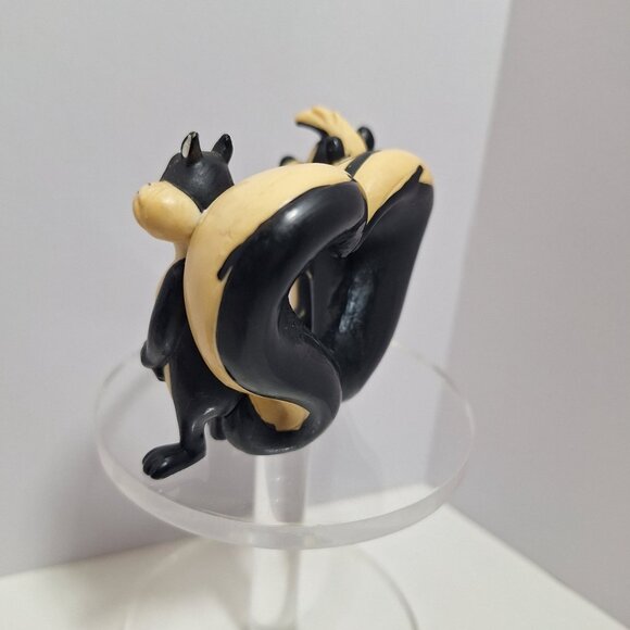 Pepé Le Pew & Penelope Figure Heart-Shaped Romantic  1985 - Picture 7 of 15
